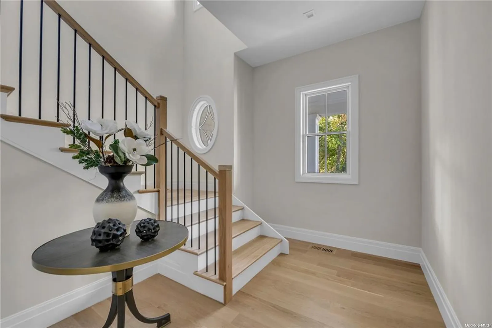 38 Cow Neck Rd Port Washington NY 11050 USA