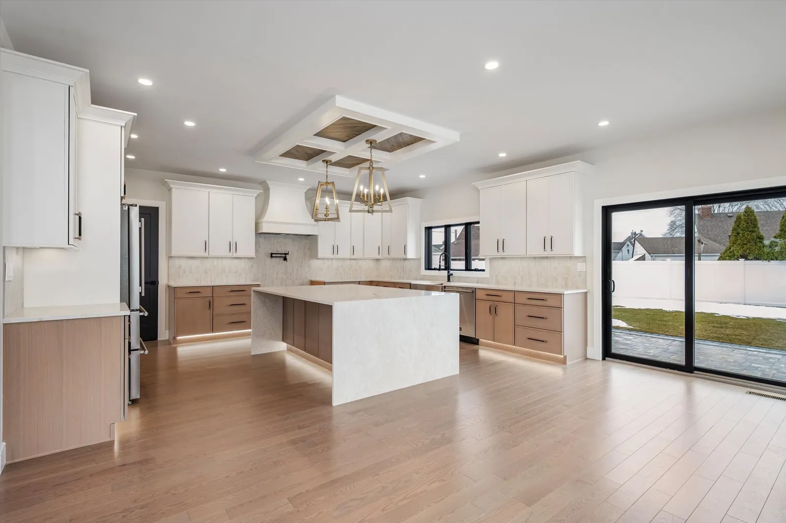 2428 2nd St East Meadow NY 11554 USA