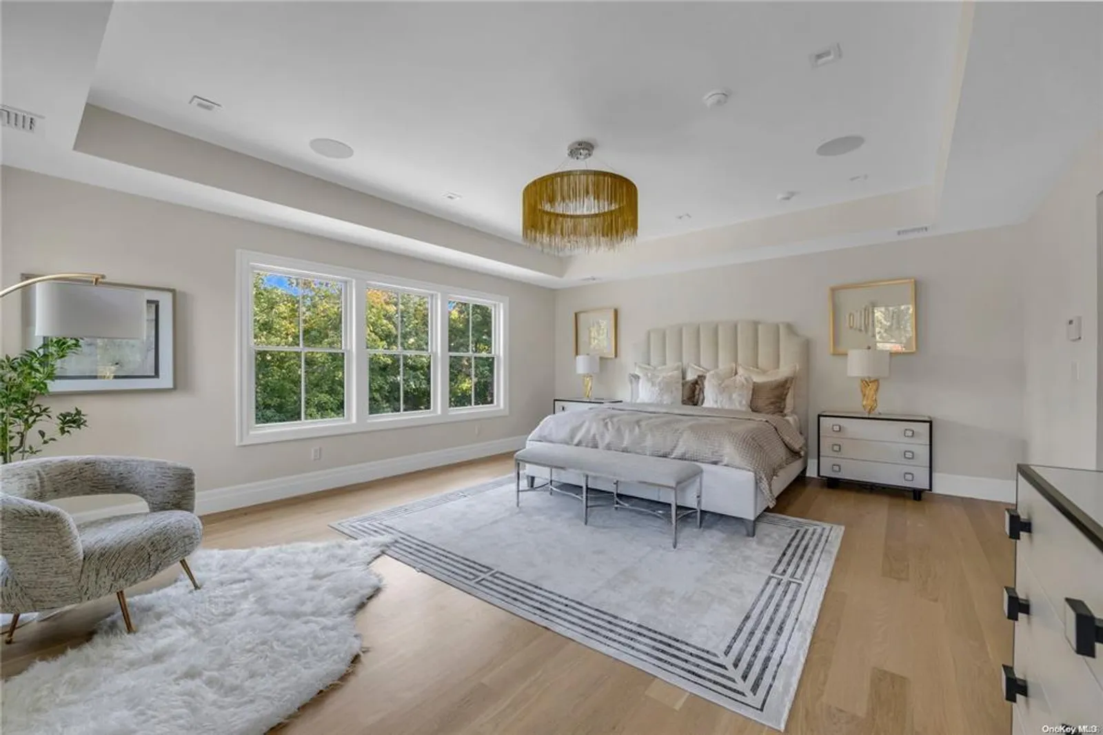 38 Cow Neck Rd Port Washington NY 11050 USA