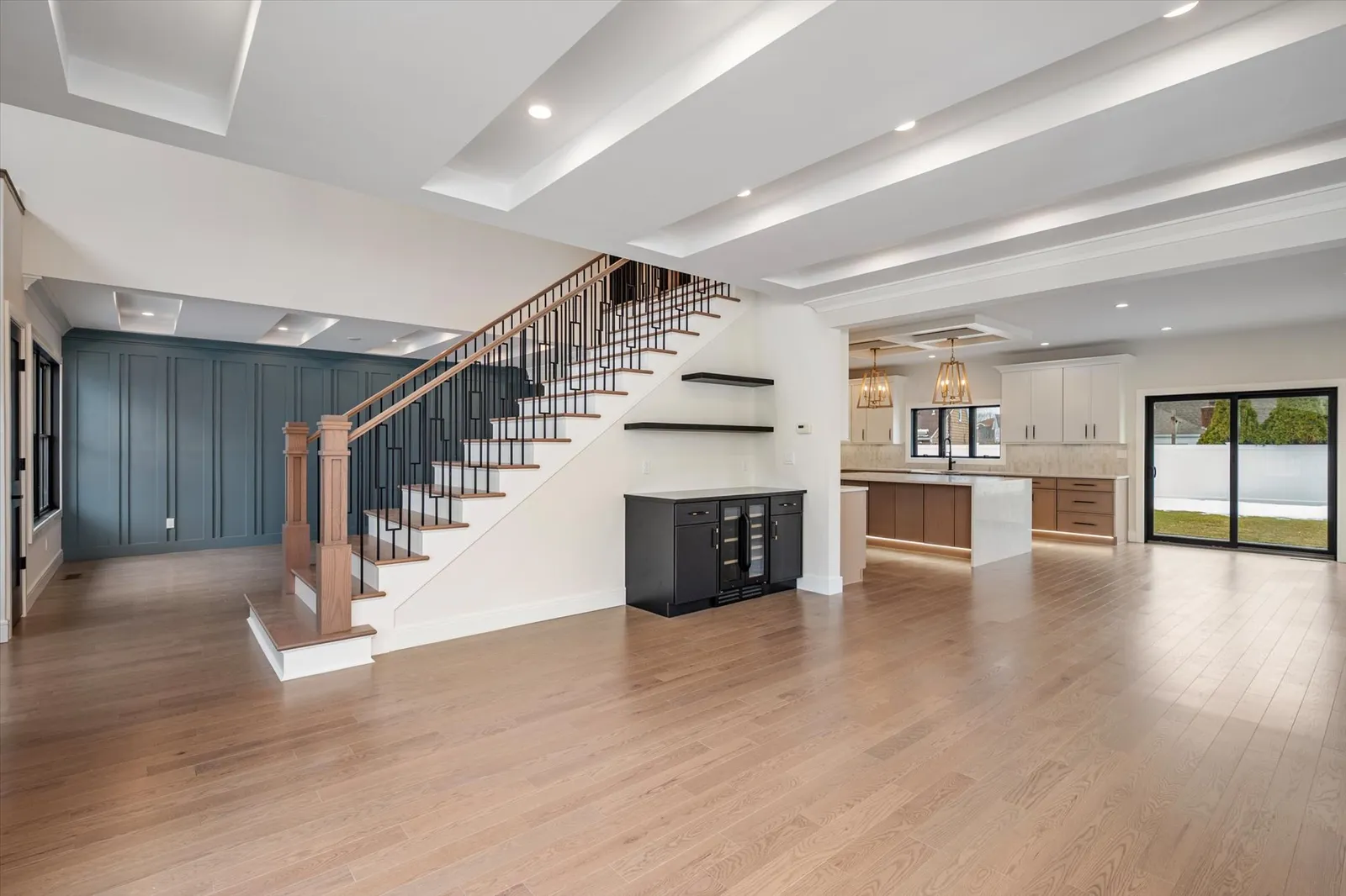 2428 2nd St East Meadow NY 11554 USA