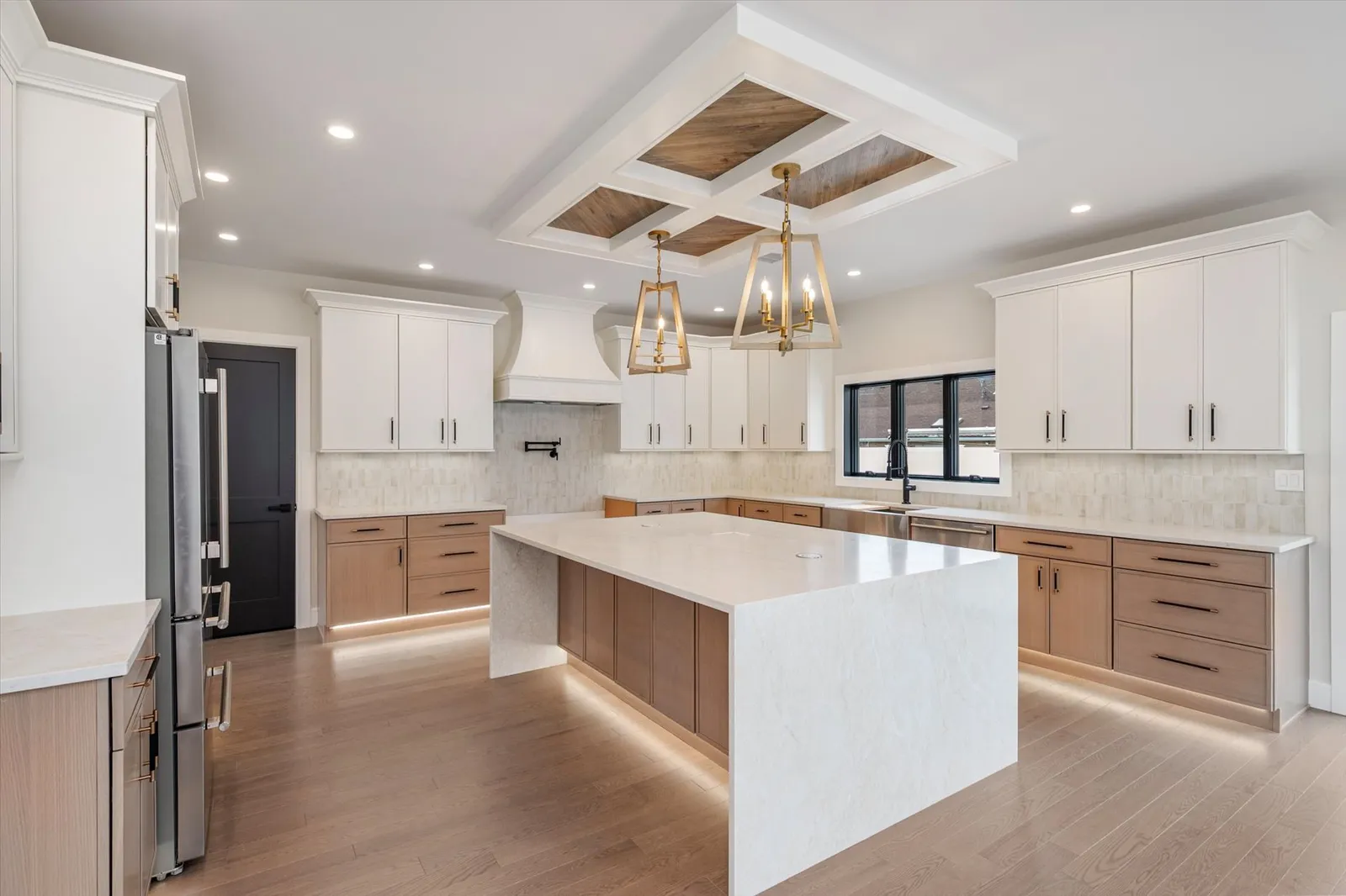 2428 2nd St East Meadow NY 11554 USA