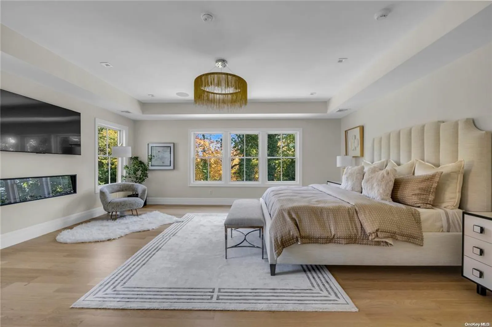 38 Cow Neck Rd Port Washington NY 11050 USA