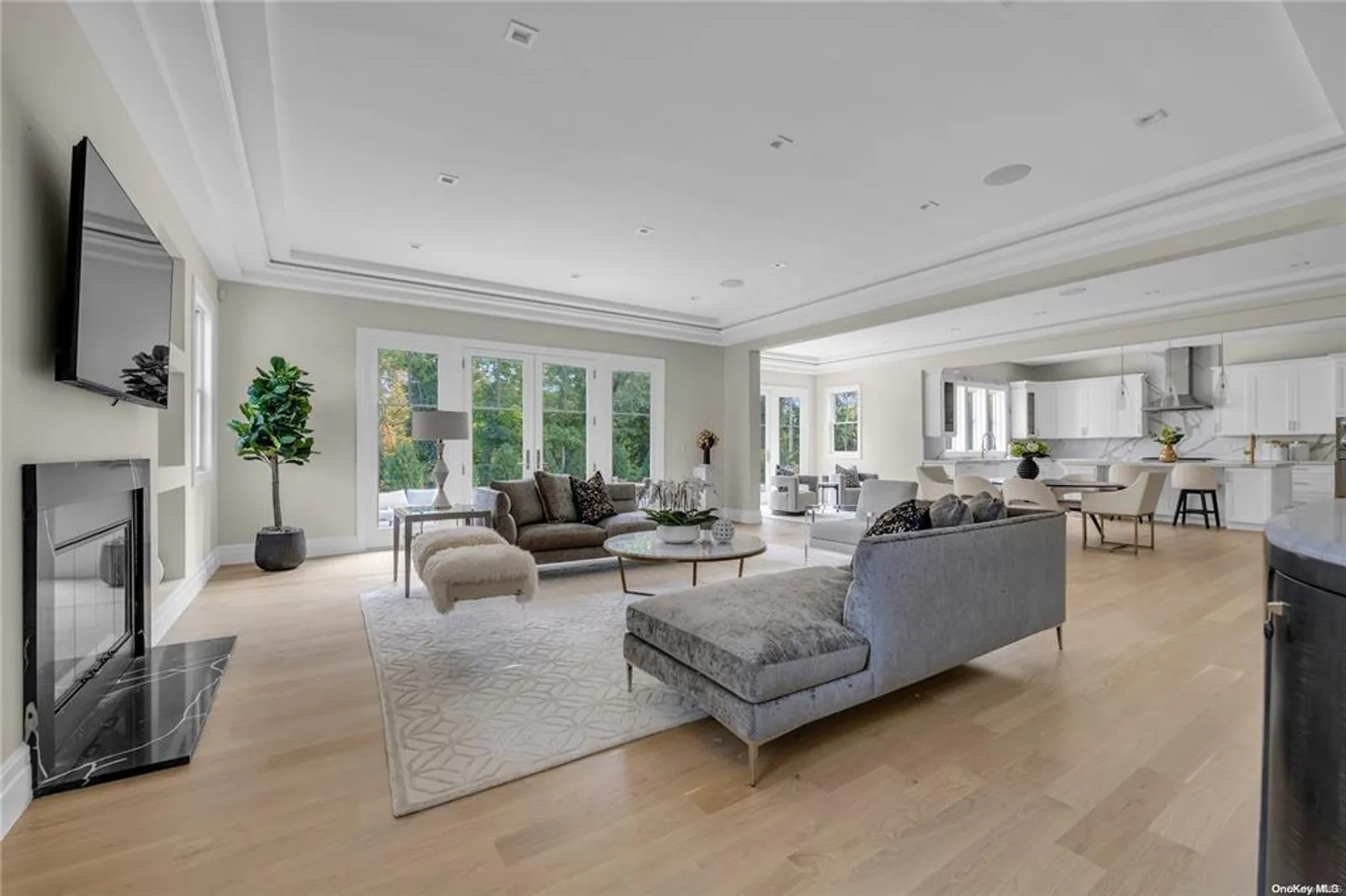 38 Cow Neck Rd Port Washington NY 11050 USA