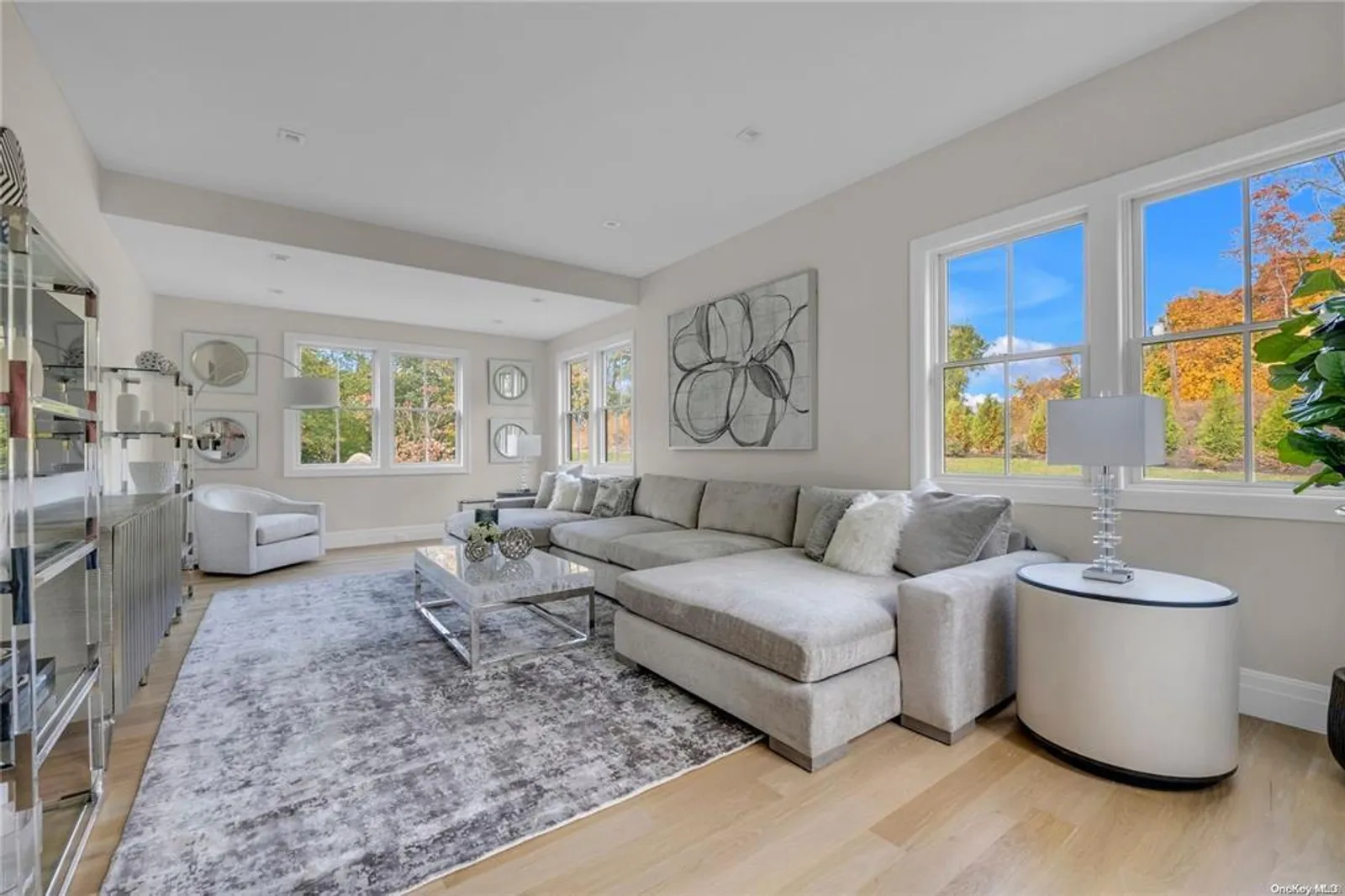 38 Cow Neck Rd Port Washington NY 11050 USA